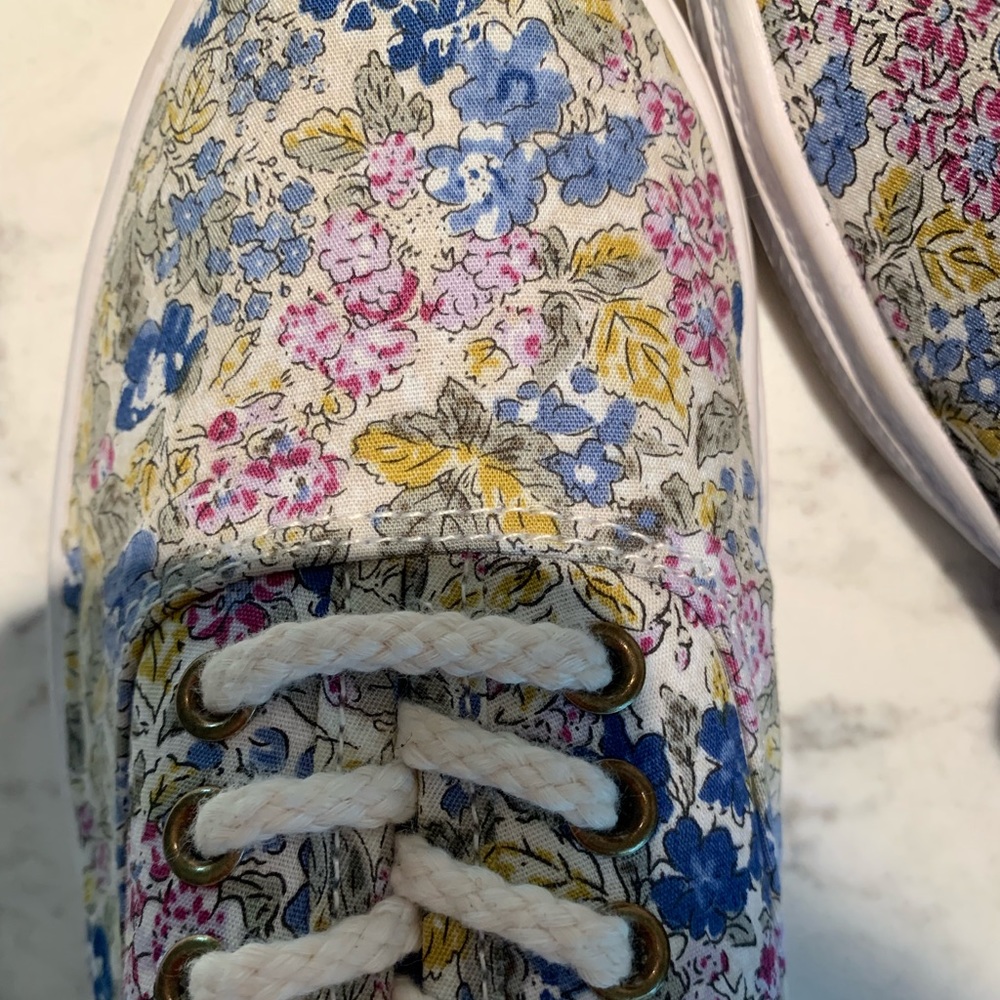 flowered patterned shoes☆ - Picture 2 of 3